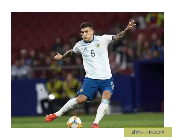 巴黎圣日耳曼官方宣布中场核心帕雷德斯正式告别球队